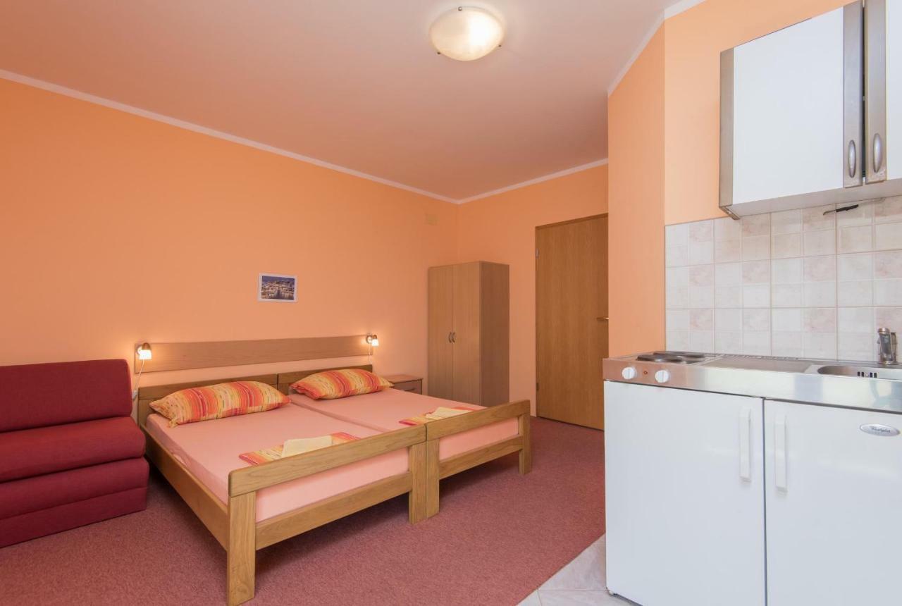 Apartmani Villa Lidija Оребич Екстер'єр фото
